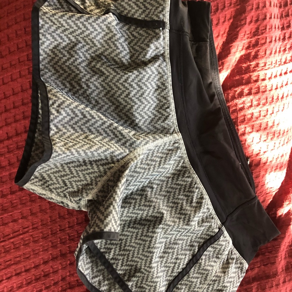 Lululemon speed up 2.5 shorts